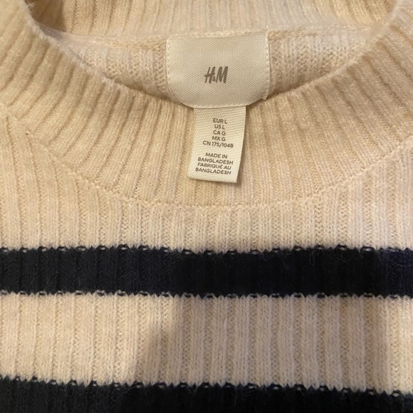 H&M striped cream & navy sweater - Picture 2 of 5